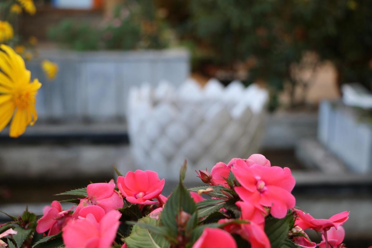 Doof Resort Hotel Lijiang  Exterior photo
